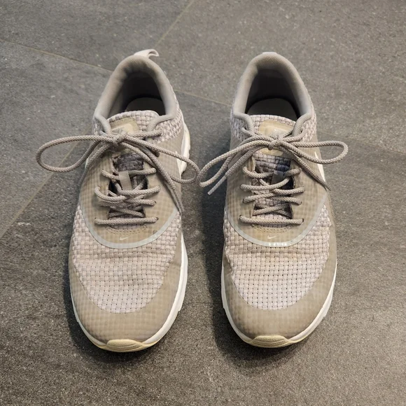 Nike Air Max Thea, Size 8 - Picture 2 of 9